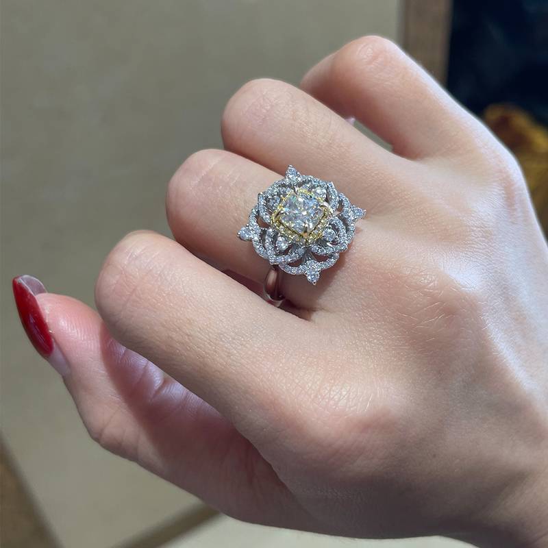 豪华款满钻围镶圆钻Women's RingS925银镀白金+K黄定制选款主石Moissanite1.0ct/副石高碳钻